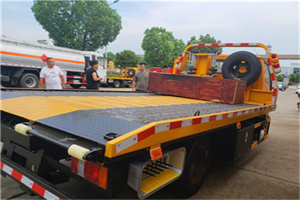 华县附近拖车电话号码服务