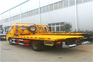 华县附近拖车救援搭电